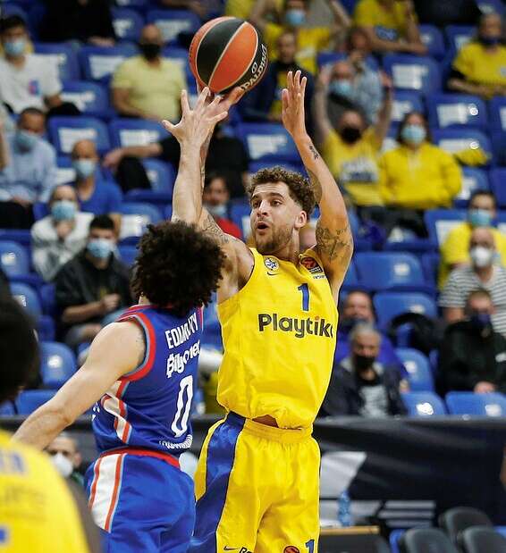 לארקין מול ווילבקין, הערב בהיכל // צילום: אלן שיבר